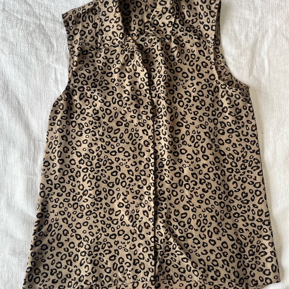 Leopard Print Sleeveless Top